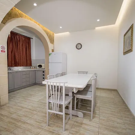 Villa Ta' Rozarja Holiday With Private Pool + Views