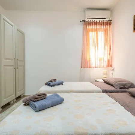 Ta' Rozarja Holiday With Private Pool + Views